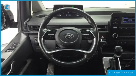 HYUNDAI STARIA L3.5 CARGO 5-SEATER