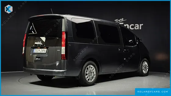 HYUNDAI STARIA 4WD TOURER 9-SEATER