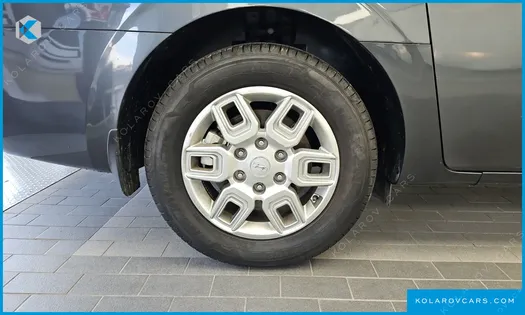 HYUNDAI STARIA 4WD TOURER 9-SEATER