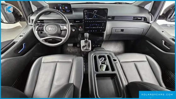 HYUNDAI STARIA 4WD TOURER 9-SEATER