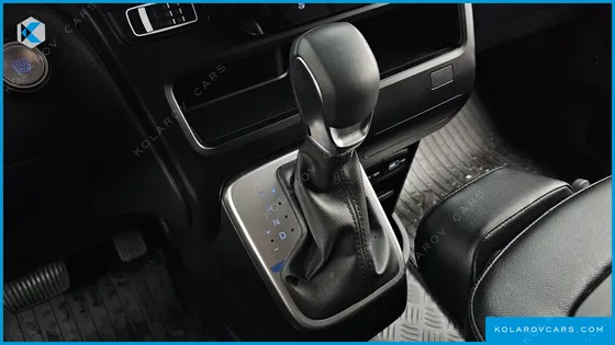 HYUNDAI STARIA 4WD TOURER 9-SEATER