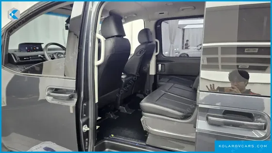 HYUNDAI STARIA 4WD TOURER 9-SEATER