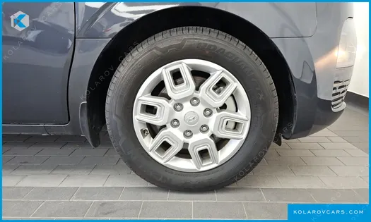 HYUNDAI STARIA 4WD TOURER 9-SEATER