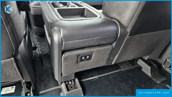 HYUNDAI STARIA 4WD TOURER 9-SEATER