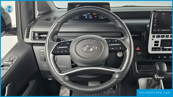 HYUNDAI STARIA TOURER 11-SEATER