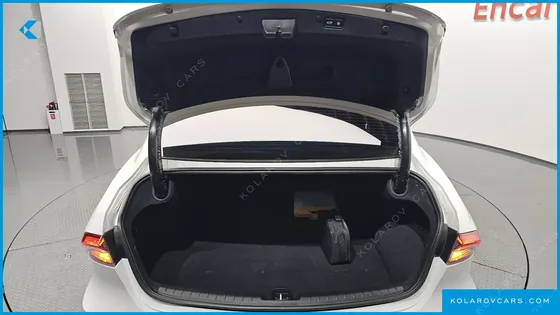 HYUNDAI GRANDEUR LE BLANC