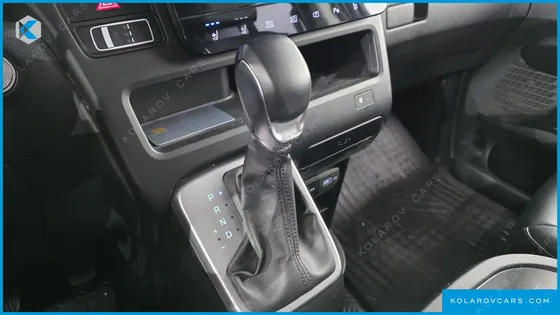HYUNDAI STARIA CARGO 5-SEATER