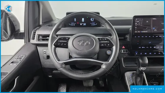 HYUNDAI STARIA CARGO 5-SEATER