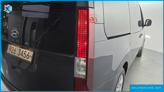 HYUNDAI STARIA CARGO 5-SEATER