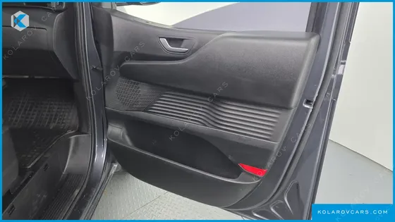 HYUNDAI STARIA CARGO 5-SEATER