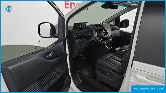 HYUNDAI STARIA HEV 1.6 CARGO 5-SEATER
