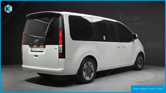 HYUNDAI STARIA 4WD TOURER 9-SEATER