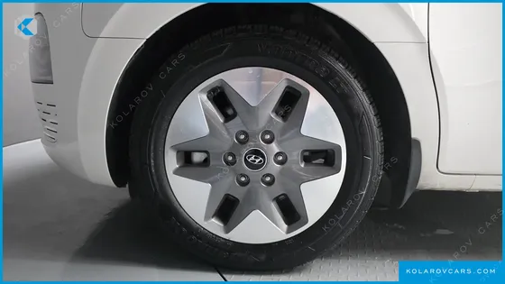 HYUNDAI STARIA 4WD TOURER 9-SEATER