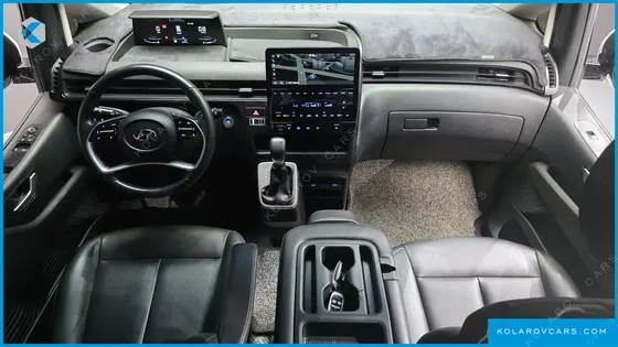HYUNDAI STARIA 4WD TOURER 9-SEATER