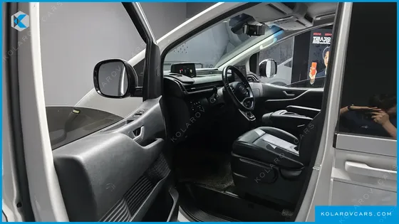 HYUNDAI STARIA 4WD TOURER 9-SEATER