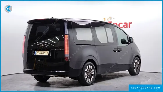 HYUNDAI STARIA L3.5 LOUNGE 9-SEATER