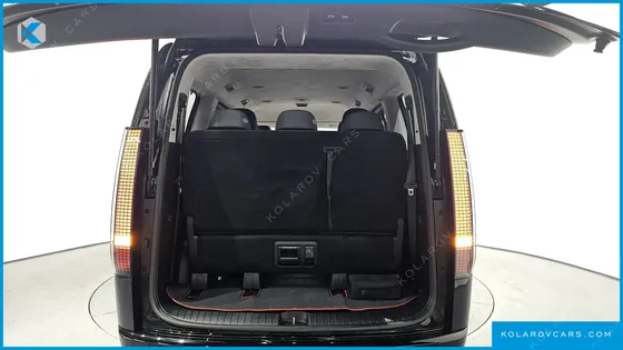 HYUNDAI STARIA L3.5 LOUNGE 9-SEATER
