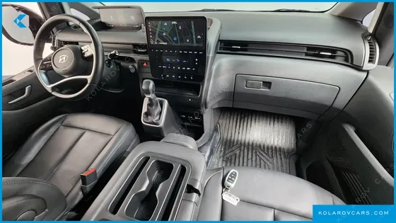 HYUNDAI STARIA L3.5 CARGO 3-SEATER