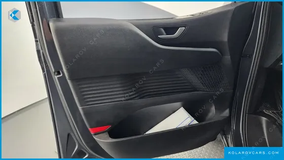 HYUNDAI STARIA L3.5 CARGO 3-SEATER