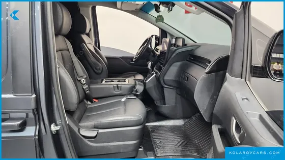 HYUNDAI STARIA L3.5 CARGO 3-SEATER