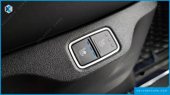 HYUNDAI STARIA 4WD LOUNGE 7-SEATER