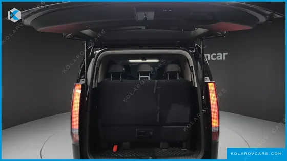HYUNDAI STARIA 4WD LOUNGE 7-SEATER