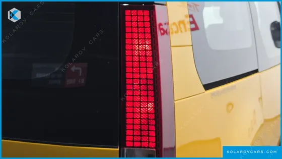 HYUNDAI STARIA L3.5  KINDER SAFETY CAR