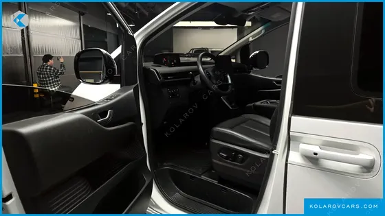 HYUNDAI STARIA 4WD TOURER 11-SEATER