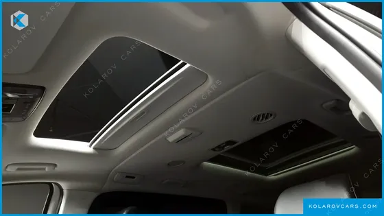HYUNDAI STARIA 4WD TOURER 11-SEATER