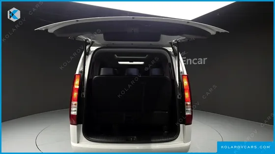 HYUNDAI STARIA 4WD TOURER 11-SEATER