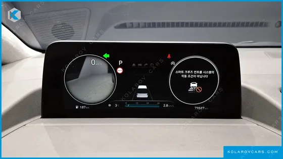 HYUNDAI STARIA 4WD LOUNGE 9-SEATER