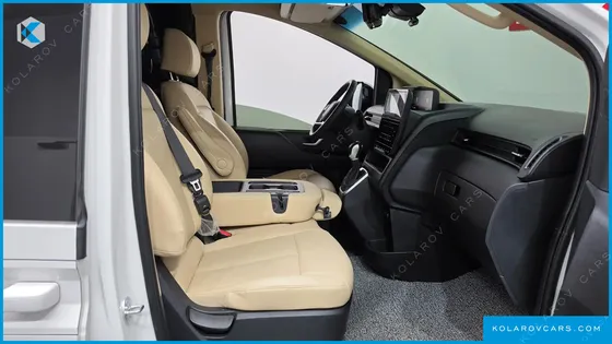 HYUNDAI STARIA L3.5 CARGO 3-SEATER