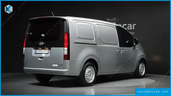 HYUNDAI STARIA CARGO 3-SEATER