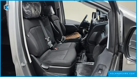 HYUNDAI STARIA CARGO 3-SEATER