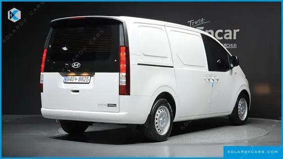 HYUNDAI STARIA CARGO 3-SEATER