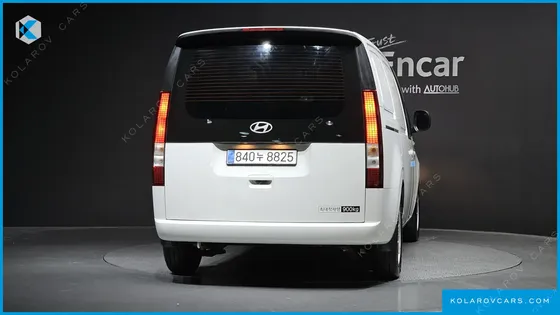 HYUNDAI STARIA CARGO 3-SEATER