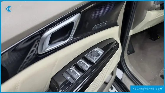 KIA CARNIVAL GASOLINE 9-SEATER HI-LIMOUSINE