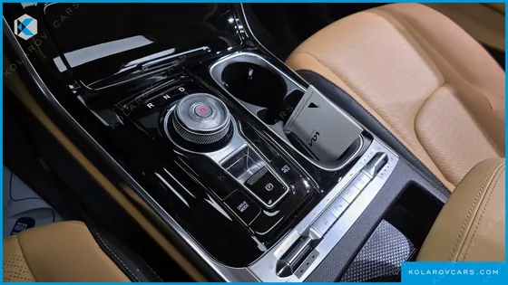 KIA CARNIVAL DIESEL 9-SEATER SIGNATURE