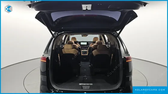 KIA CARNIVAL GASOLINE 9-SEATER SIGNATURE