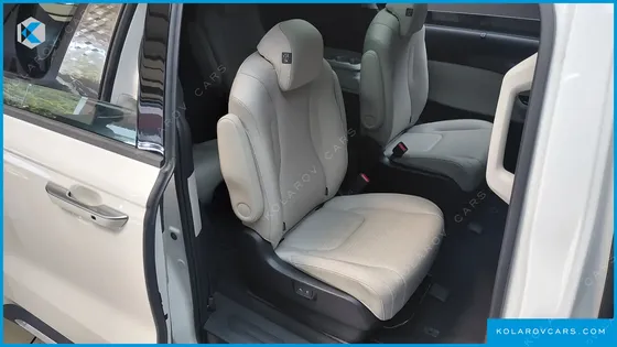 KIA CARNIVAL GASOLINE 9-SEATER SIGNATURE
