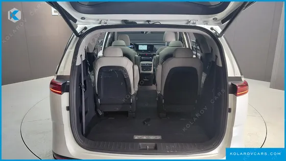 KIA CARNIVAL GASOLINE 9-SEATER SIGNATURE