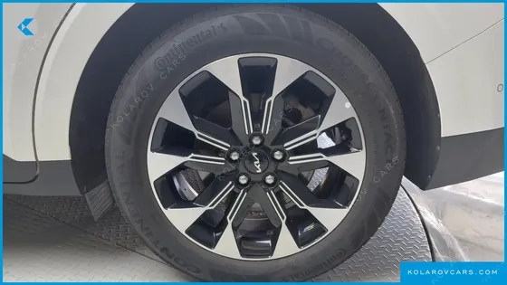 KIA CARNIVAL GASOLINE 9-SEATER SIGNATURE
