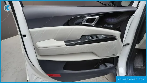 KIA CARNIVAL GASOLINE 9-SEATER SIGNATURE