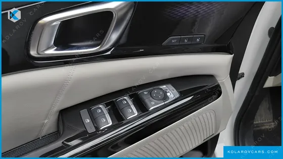 KIA CARNIVAL GASOLINE 9-SEATER SIGNATURE