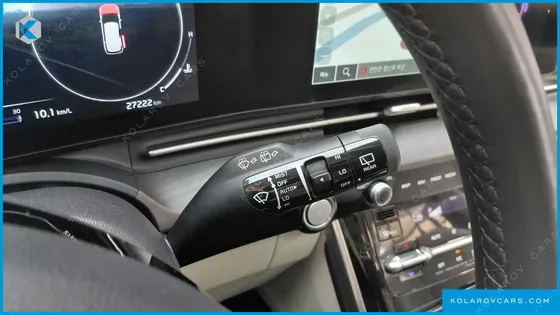 KIA CARNIVAL GASOLINE 9-SEATER SIGNATURE