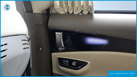 KIA CARNIVAL GASOLINE 9-SEATER HI-LIMOUSINE