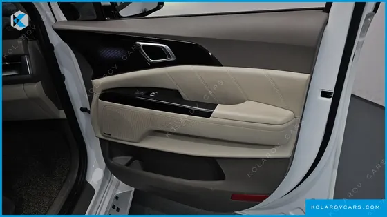 KIA CARNIVAL GASOLINE 9-SEATER HI-LIMOUSINE