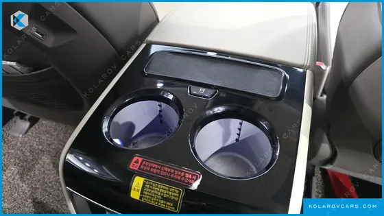 KIA CARNIVAL GASOLINE 7-SEATER HI-LIMOUSINE