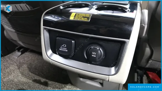 KIA CARNIVAL GASOLINE 7-SEATER HI-LIMOUSINE