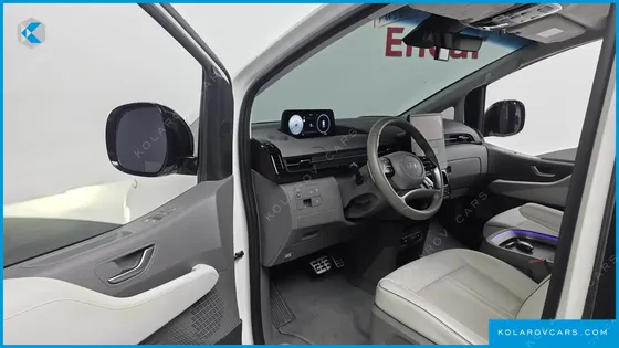 HYUNDAI STARIA L3.5 LOUNGE 9-SEATER